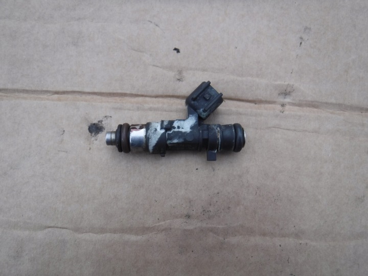 Ruiskutin Volvo 2.5T 30757534 0280158096