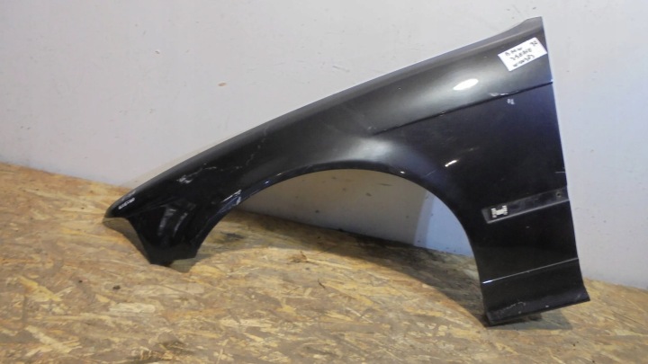 Etulokasuoja vasen BMW 3 E36 Sedan 90-