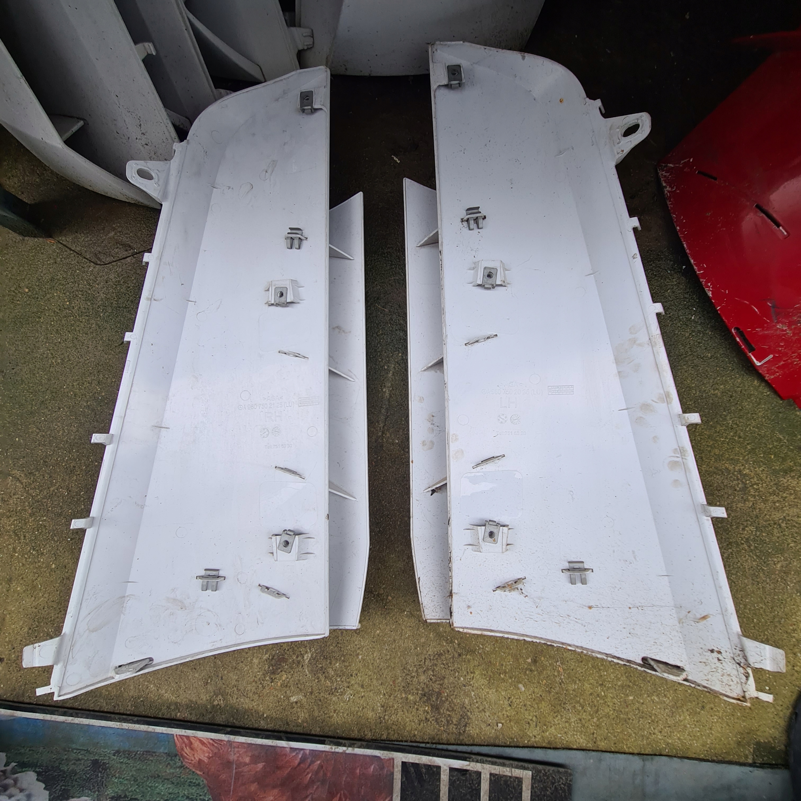 Actros MP4 polik déflecteur coin capot calandre 9607502025 9607502125 image 4