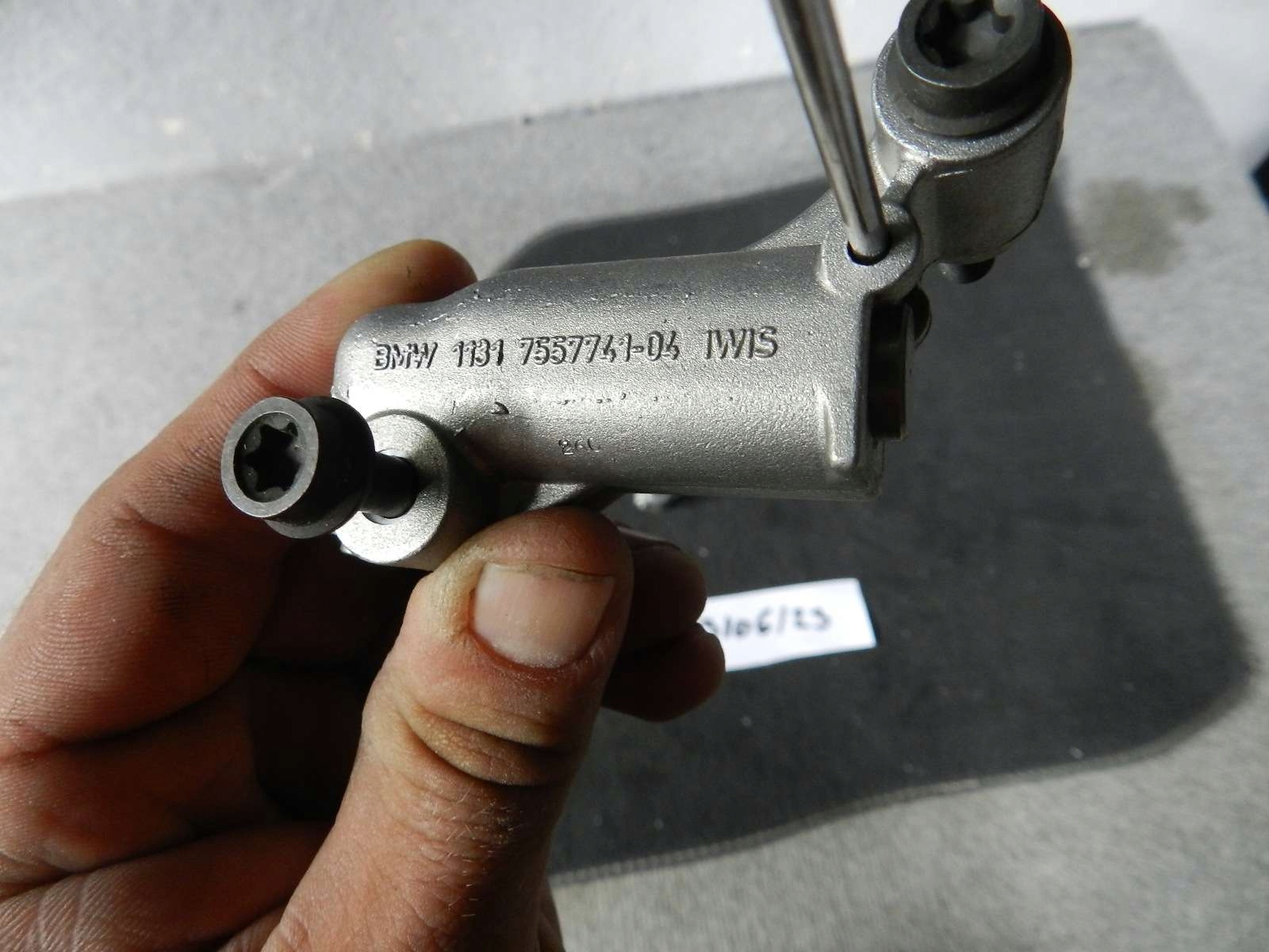 Tensador distribución BMW F01 G11 N63 7557741 image 3