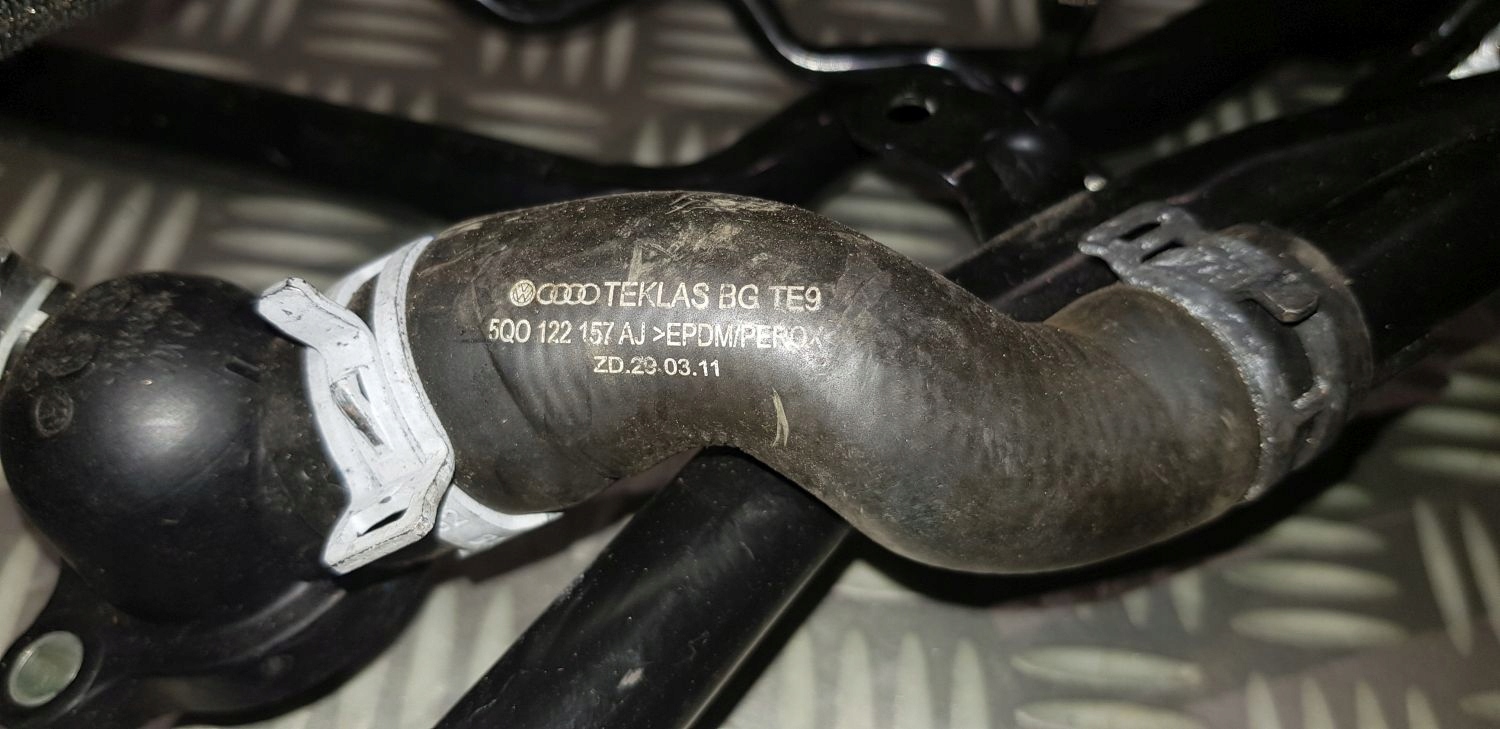 VW AUDI kort rör vattenslang image 5