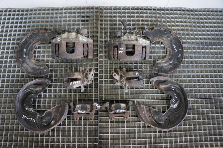 Bromsok fäste fram bak swap 3.2 Audi TT 8J S3 8P