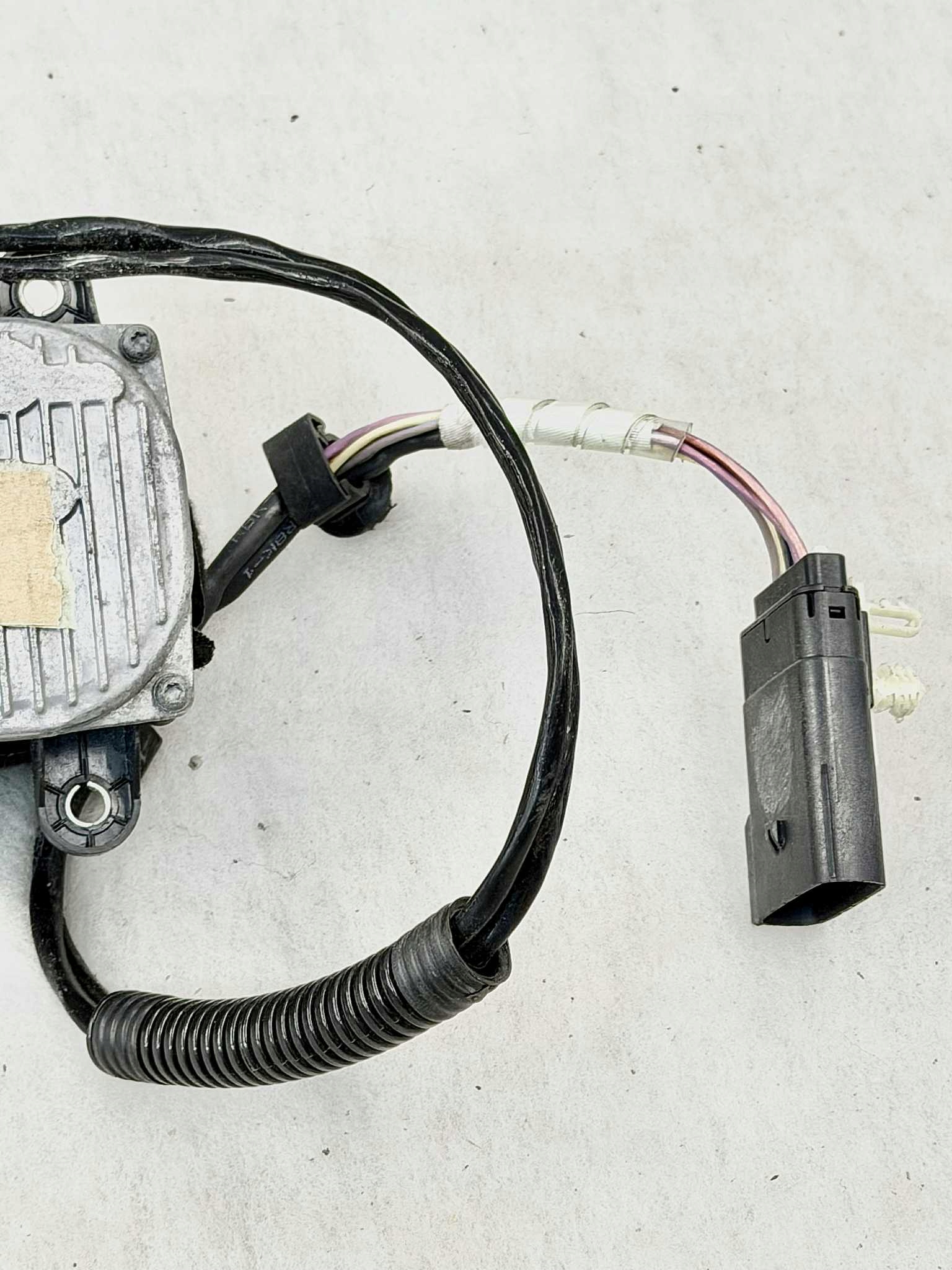 Réglage échappement Velar L560 HA92010-0007F image 3