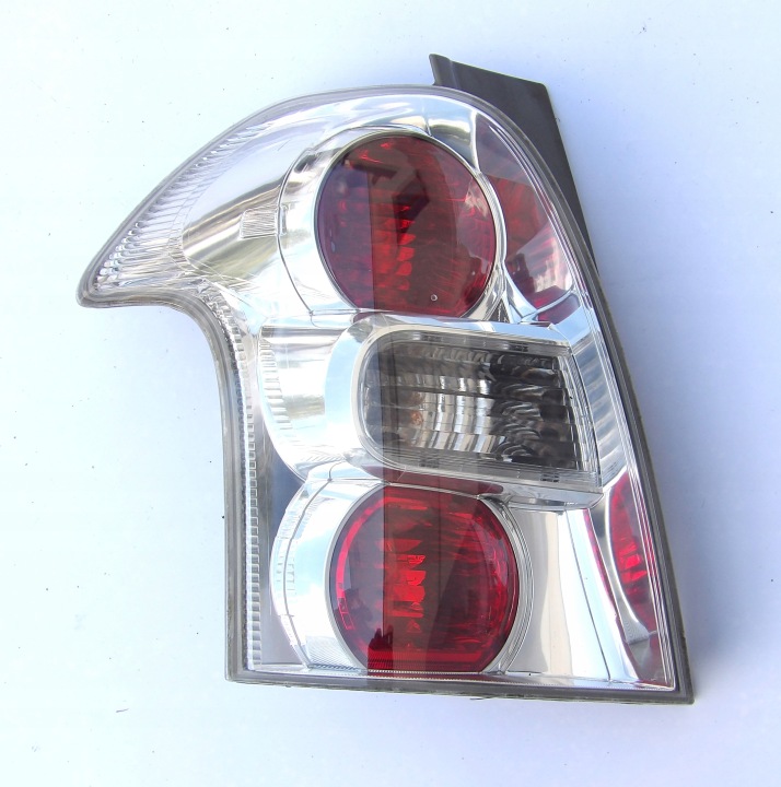 TOYOTA COROLLA VERSO LEFT REAR LAMP 81561-0F060 (X60)