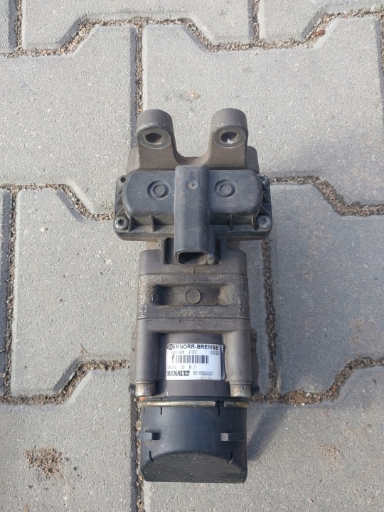Pääjarrusylinteri polkimelle Renault Magnum DXI 5010633320 K001428 KNORR-BREMSE
