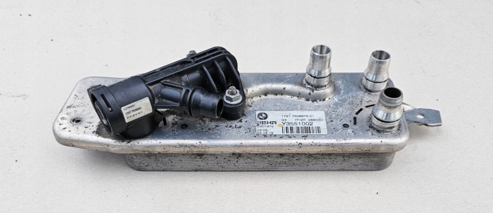 BMW F10 F11 6 F13 7 F01 Vaihteistoöljyn jäähdytin