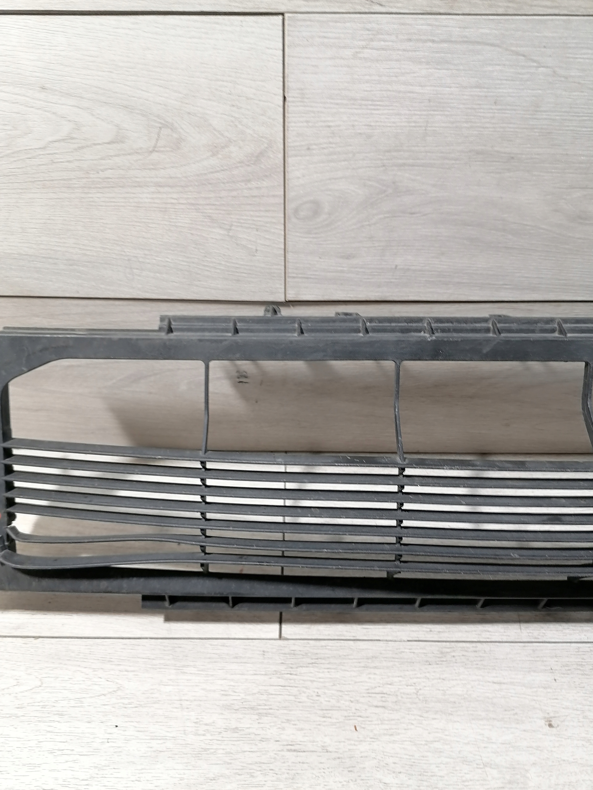TESLA S LIFT GRILLE CENTRALE AVANT 1058022-00-B image 4