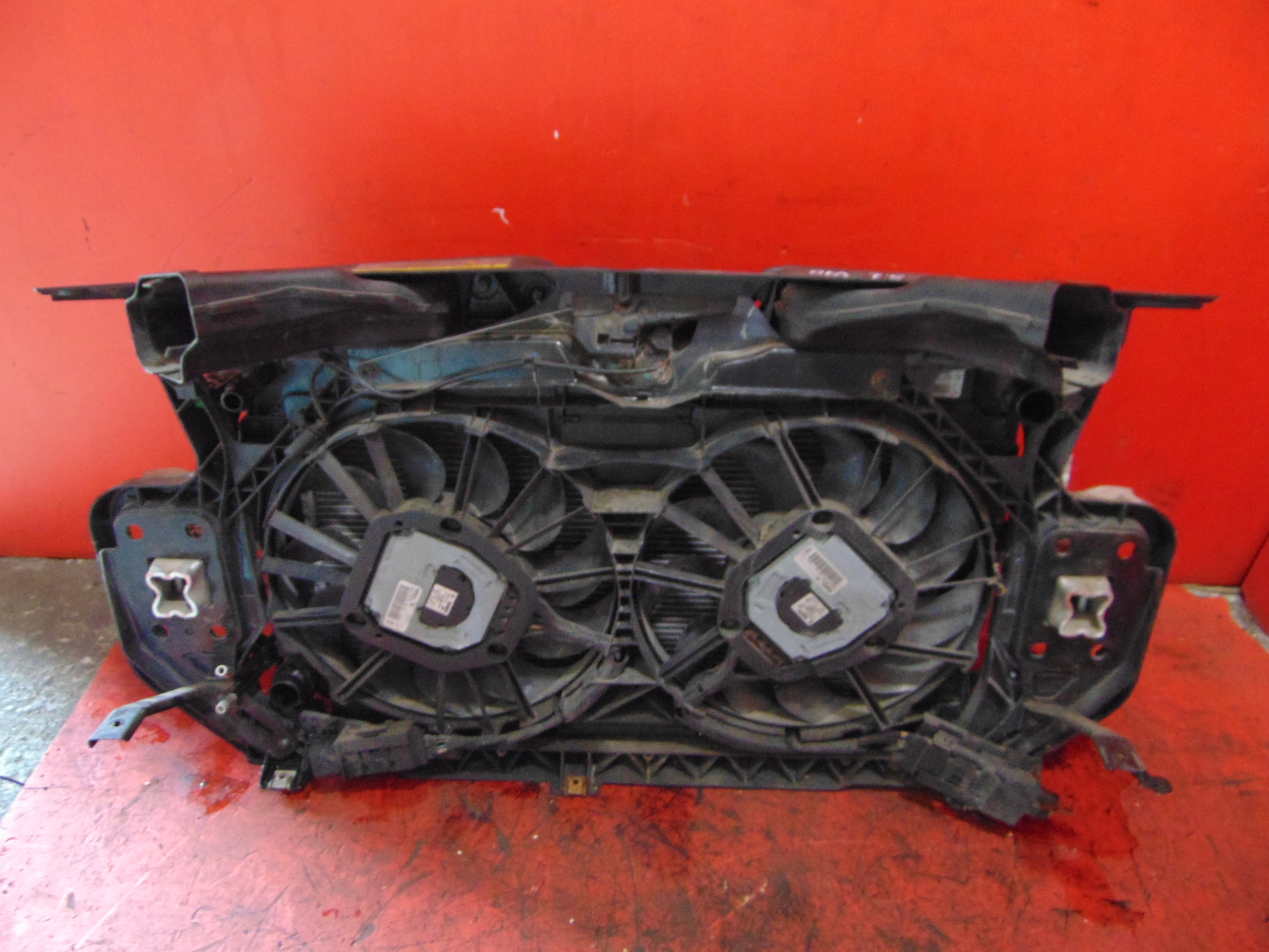 AUDI S6 C6 5.2 V10 etujäähdyttimen tuuletin image 8