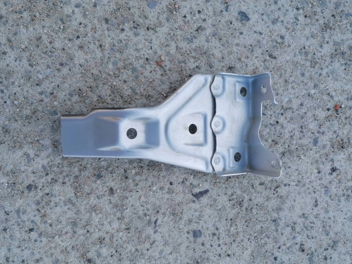 Land Cruiser J150 Left Front Bumper Grille Bracket 52103-60270 OEM