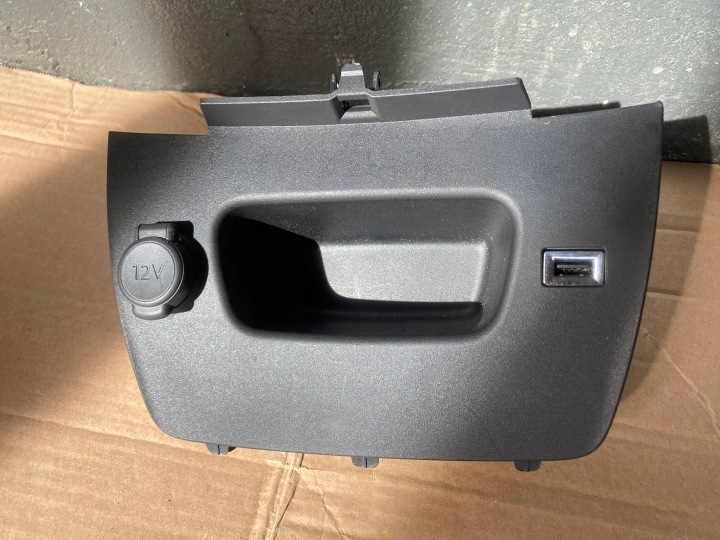 USB-paneeli Citroen C3 Aircross 1.2 THP 39041738