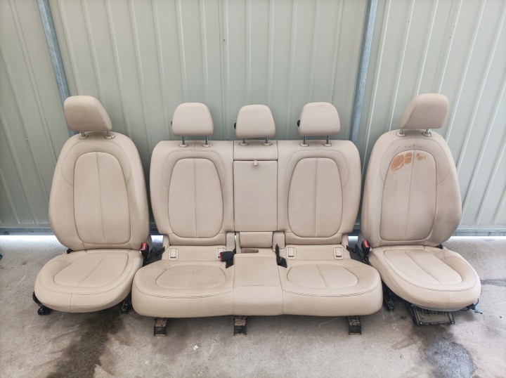 BMW X1 F48 15- Right Seat Sofa USA
