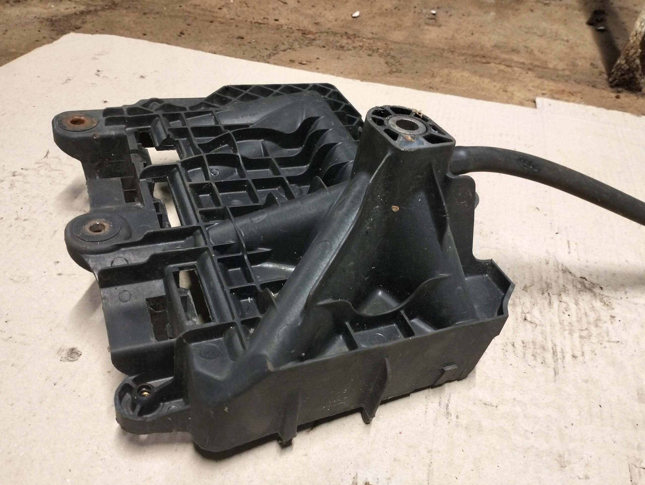 Support batterie SKODA RAPID 6R0915331C image 6