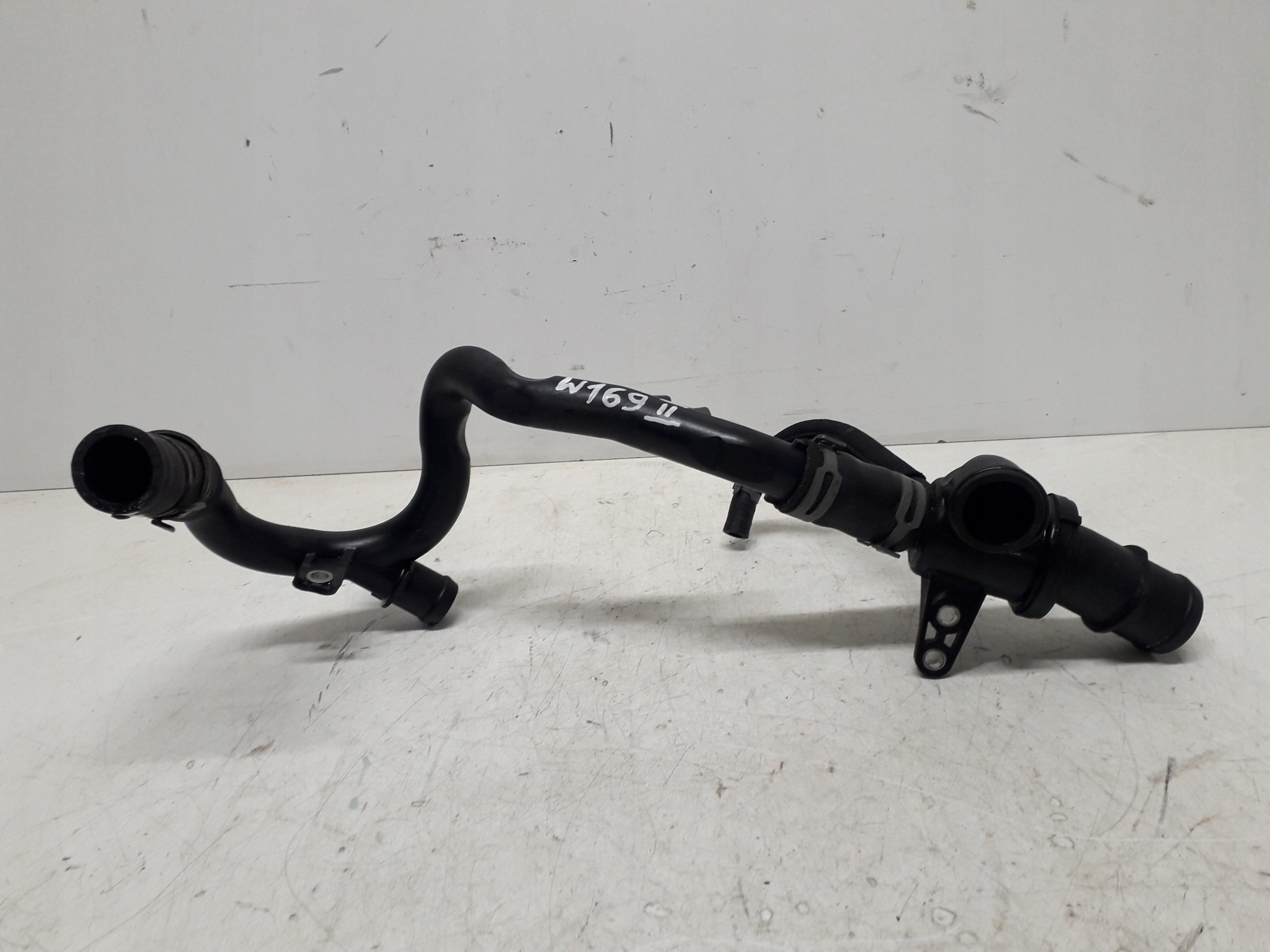 MERCEDES A W169 04-12 2.0 CDI Water Hose Pipe A6402001452