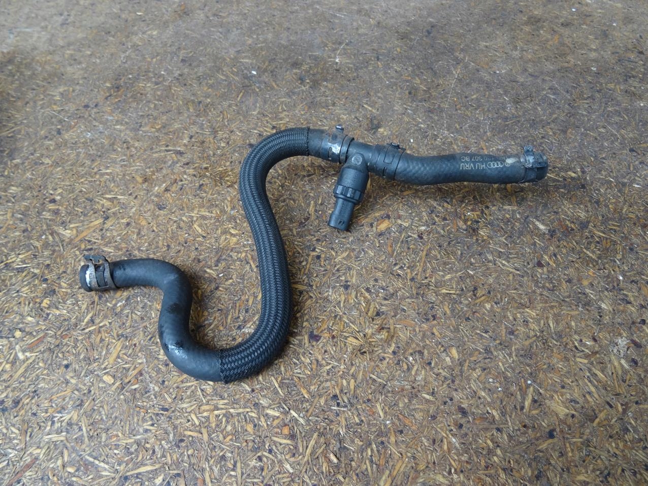 AUDI A3 8P LIFT GOLF VI 2.0 TDI BRANDSTOFLEIDING 1K0130307BC image 5