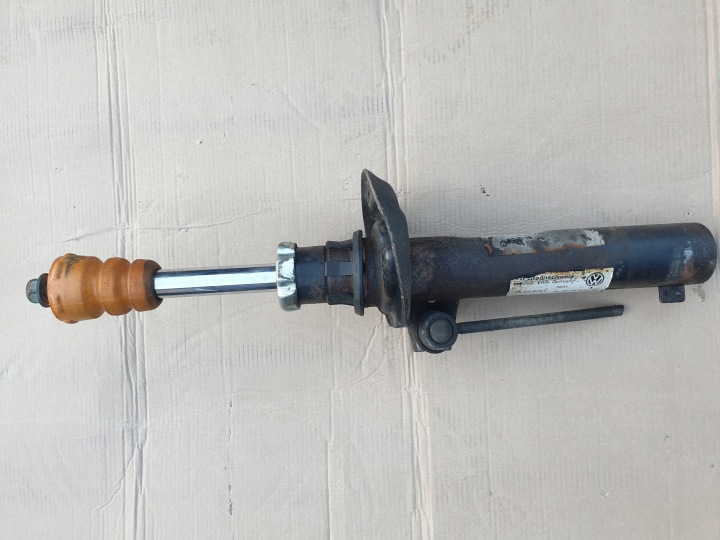 Front Shock Absorber VW Audi Skoda Seat 5N0413031L 5N0400054S OE