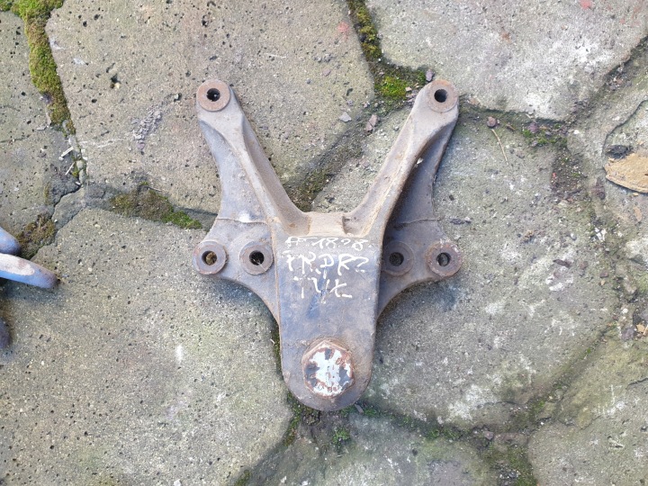ATEGO 18T AXOR ACTROS MP2 MP1 MP3 Rear Spring Mount 9433250101