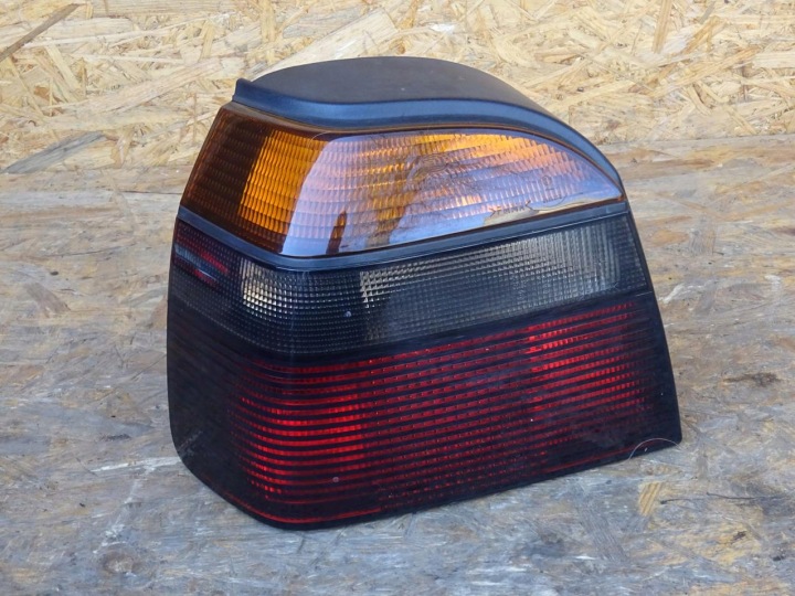 GOLF III GTI VR6 HB HATCHBACK LAMP LINKSACHTER DONKER 1H6945111C