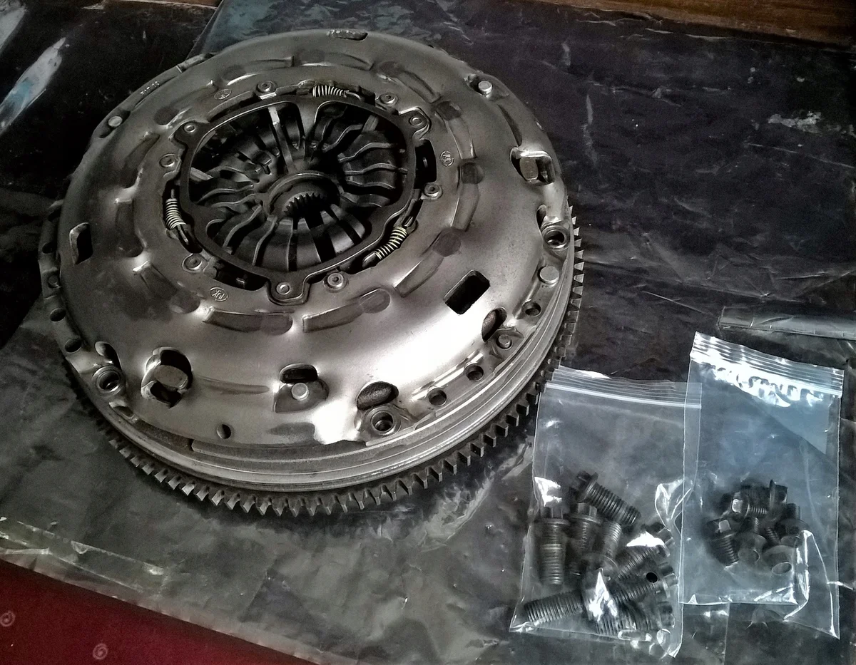 Volano Schaeffler LuK 415 0168 10