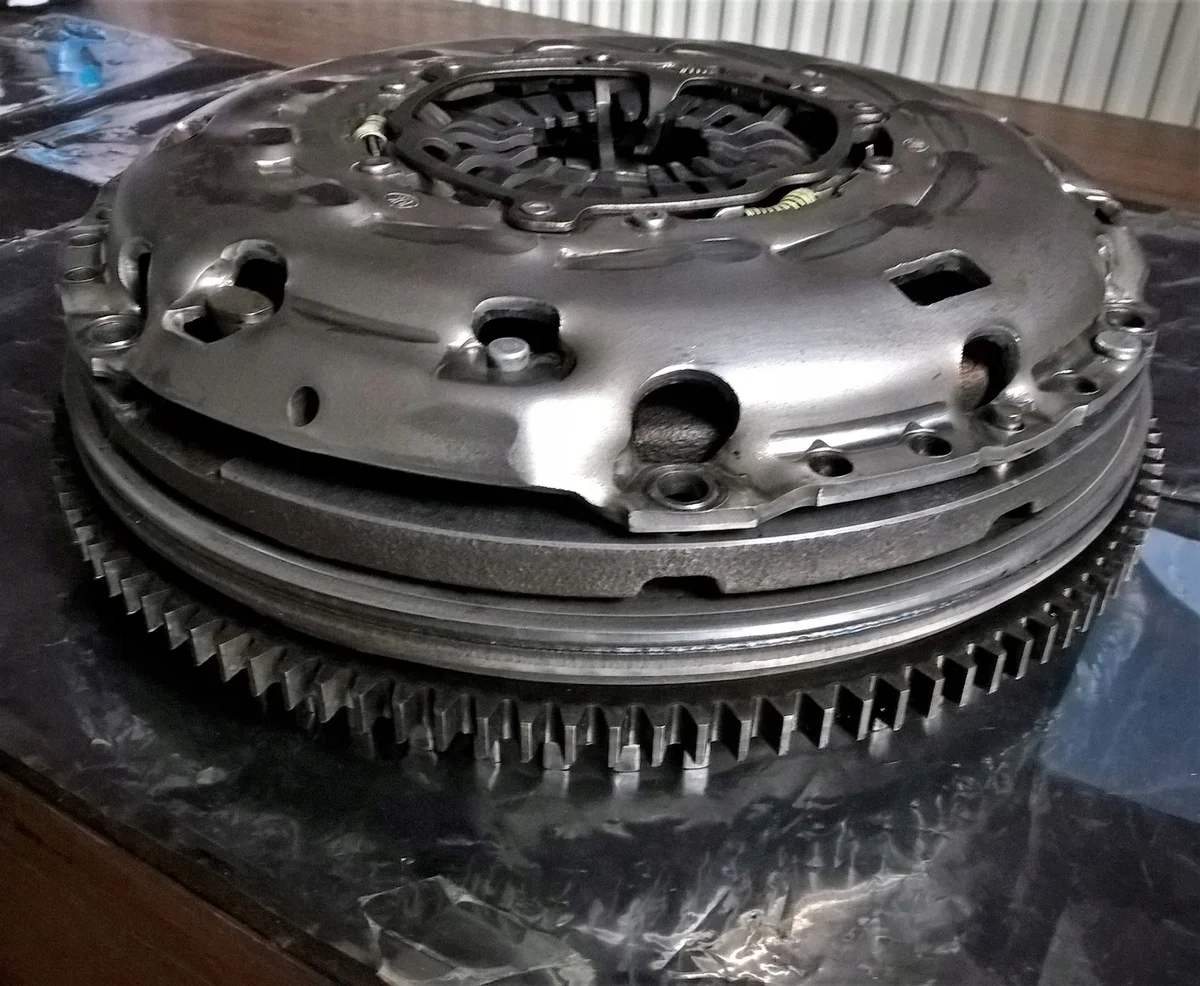Volano Schaeffler LuK 415 0168 10 image 4