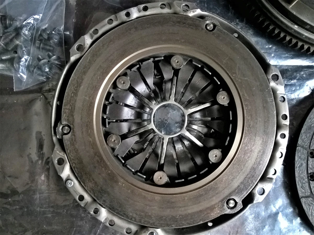 Volano Schaeffler LuK 415 0168 10 image 5