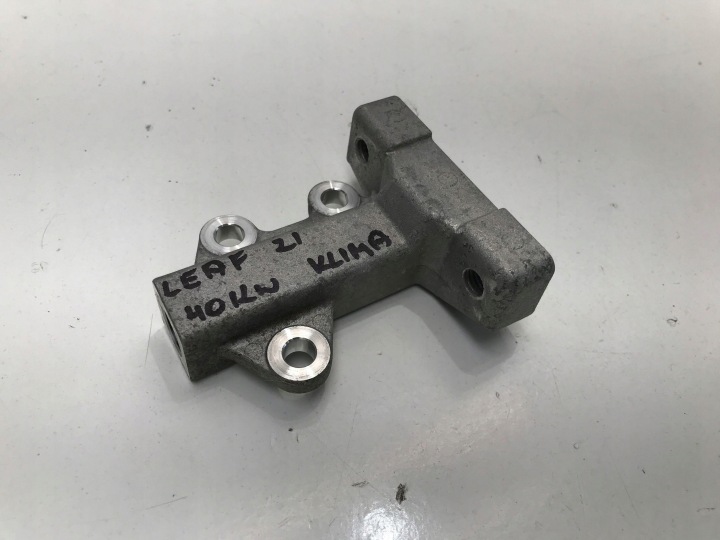 Nissan Leaf II ZE1 40 kWh 2021 A/C Compressor Mounting Bracket GKU29744