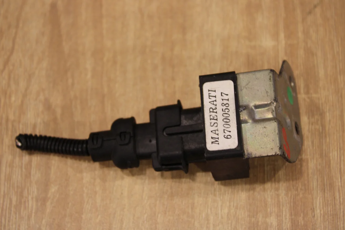Maserati Levante Acceleration Sensor OEM 670005817