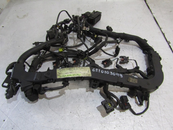 Moottorin johdinsarja Mercedes W212 E220 E-Class 2010-15 6510103049