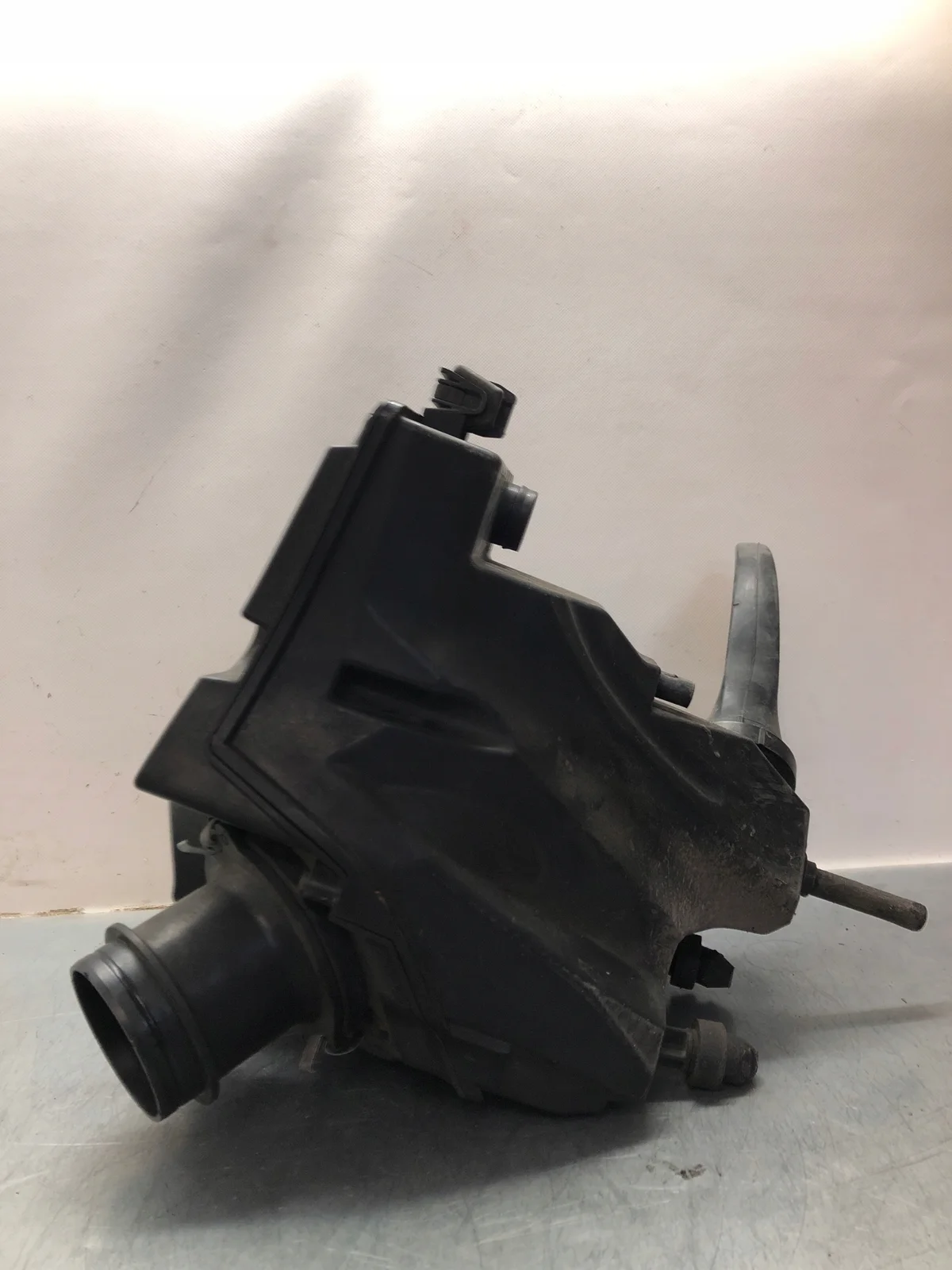 Audi 8K0133835B 8K0133837B Carcasa Filtro Aire image 3