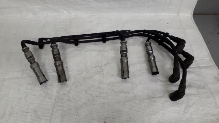 Sytytyspuolan johdot VW Passat B5 FL 1.6 8V 06A035255L 06A035255
