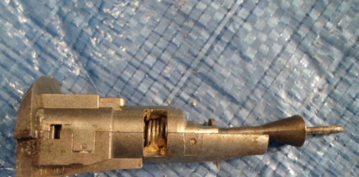 VW Touareg 2010-15R Schloss Einsatz 7P6837167