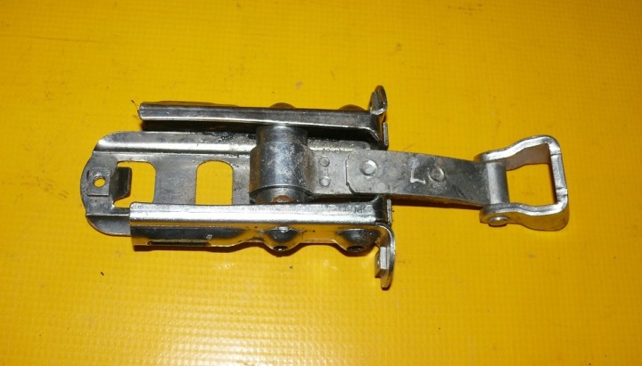 Oven rajoitin vasen etu MERCEDES SPRINTER II 2 W906 A9067200516