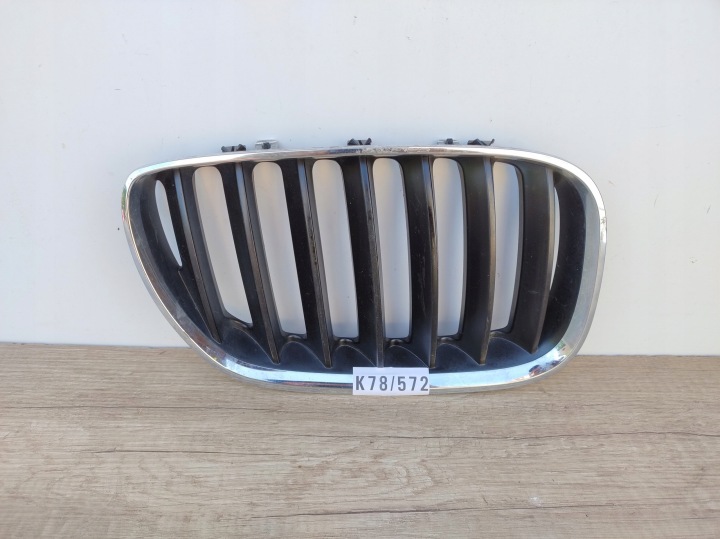 BMW X5 E53 Oikea munuaisgrilli 51137124816 K78/572