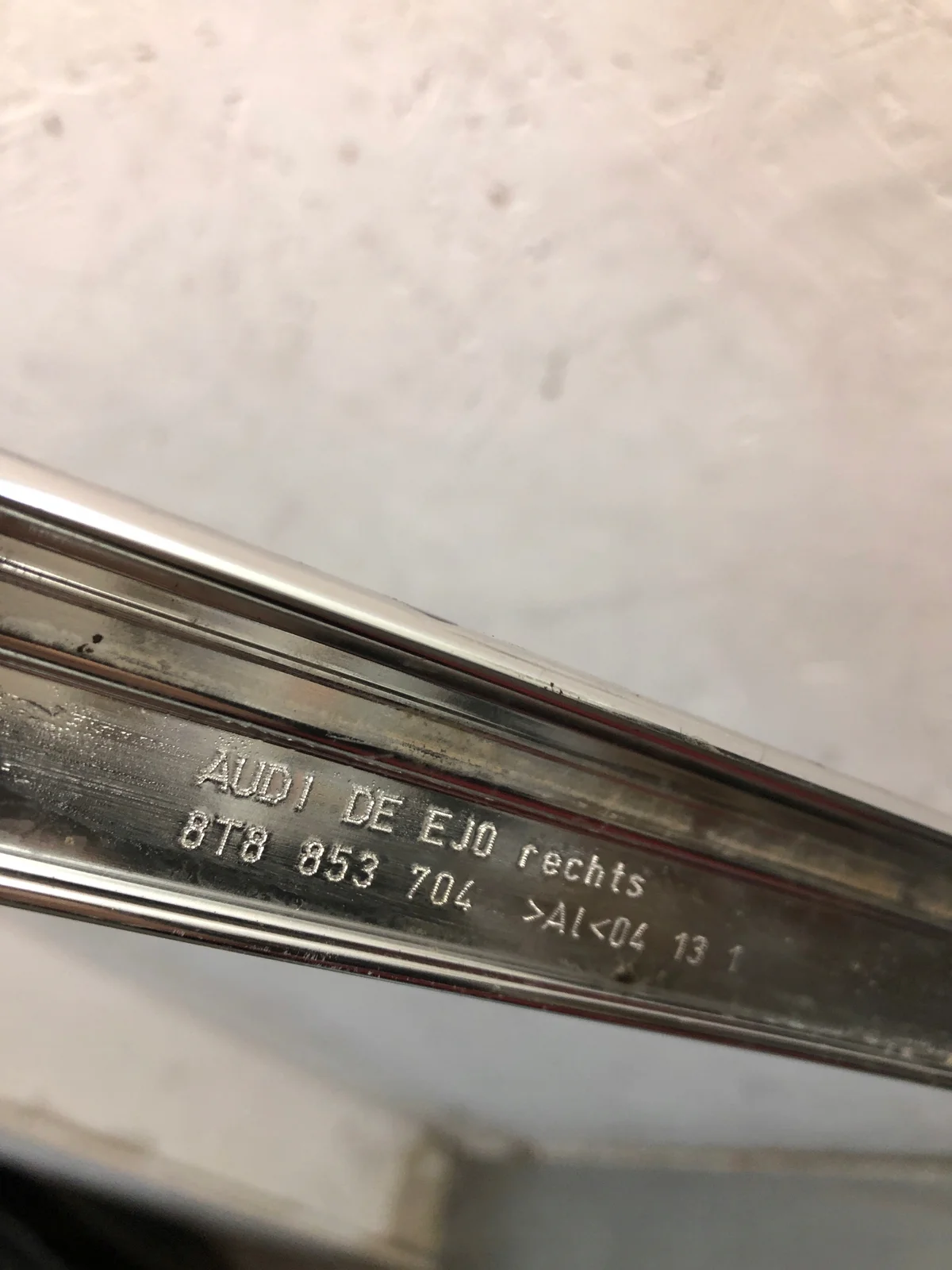Audi OE 8t8853704 Emblema Usato image 4