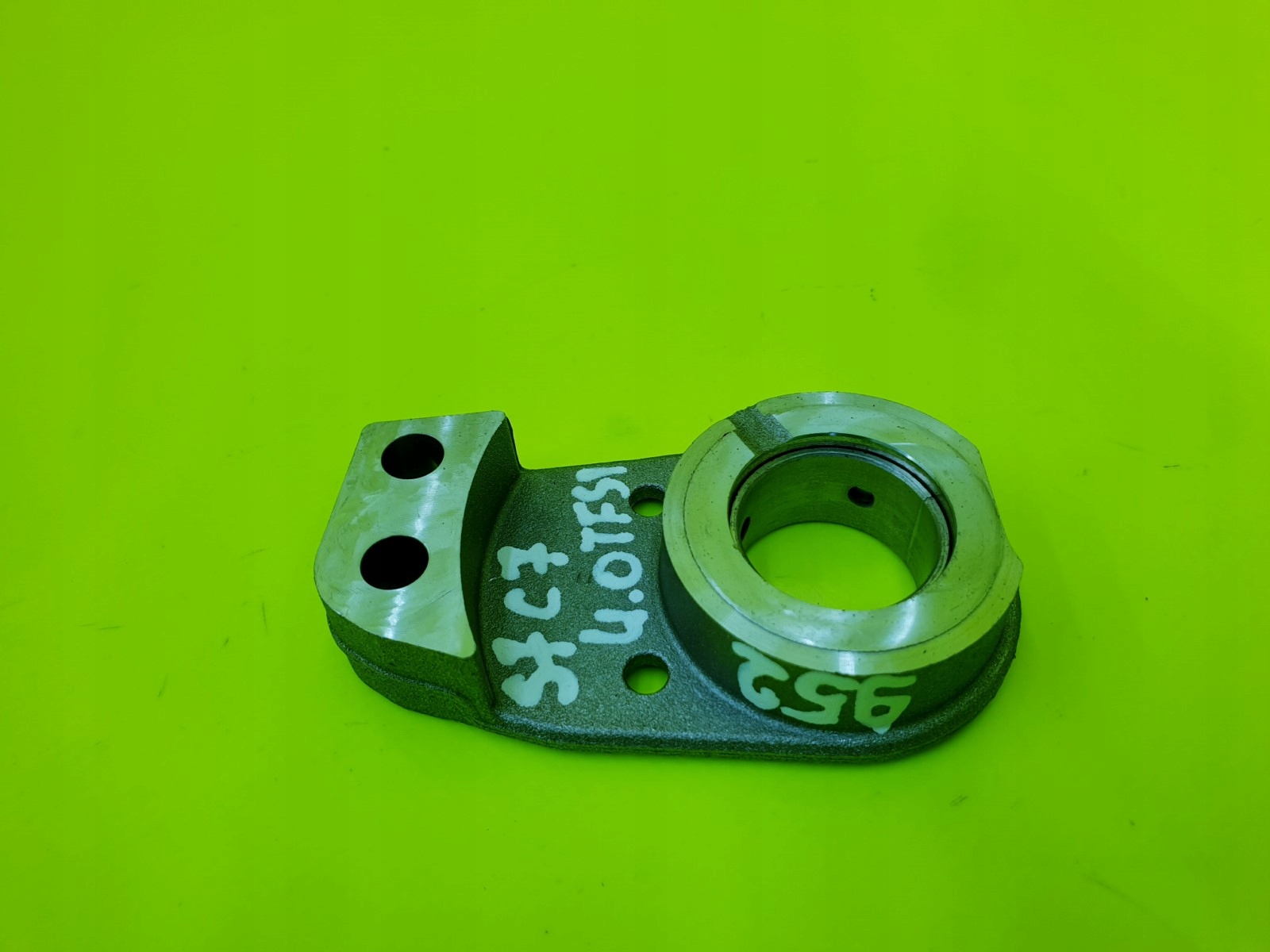 Jakohihnan kiristin S6 C7 S7 C7 A8 4.0 TFSI CTG 583T
