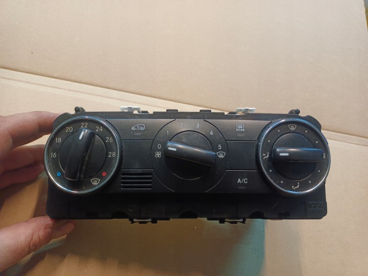 Suuntavilkun katkaisin Mercedes W245 W169