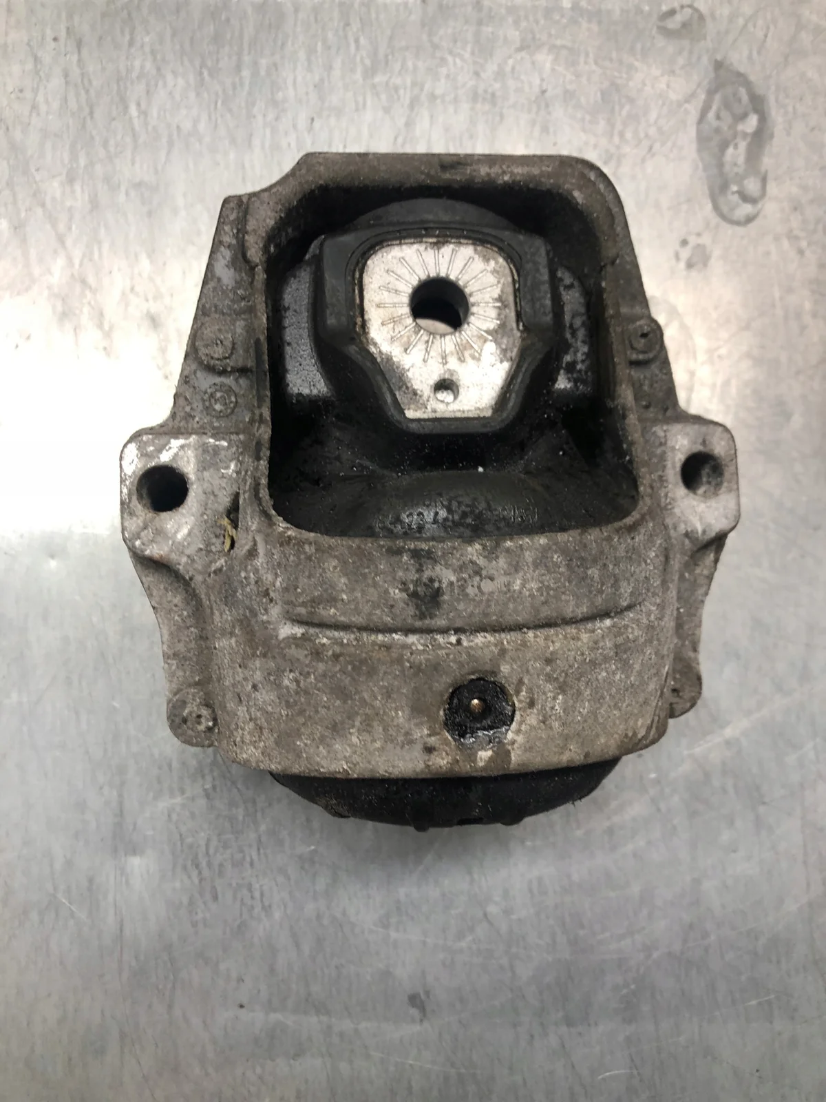 Audi Engine Mount 8R0 199 381AN Used image 2