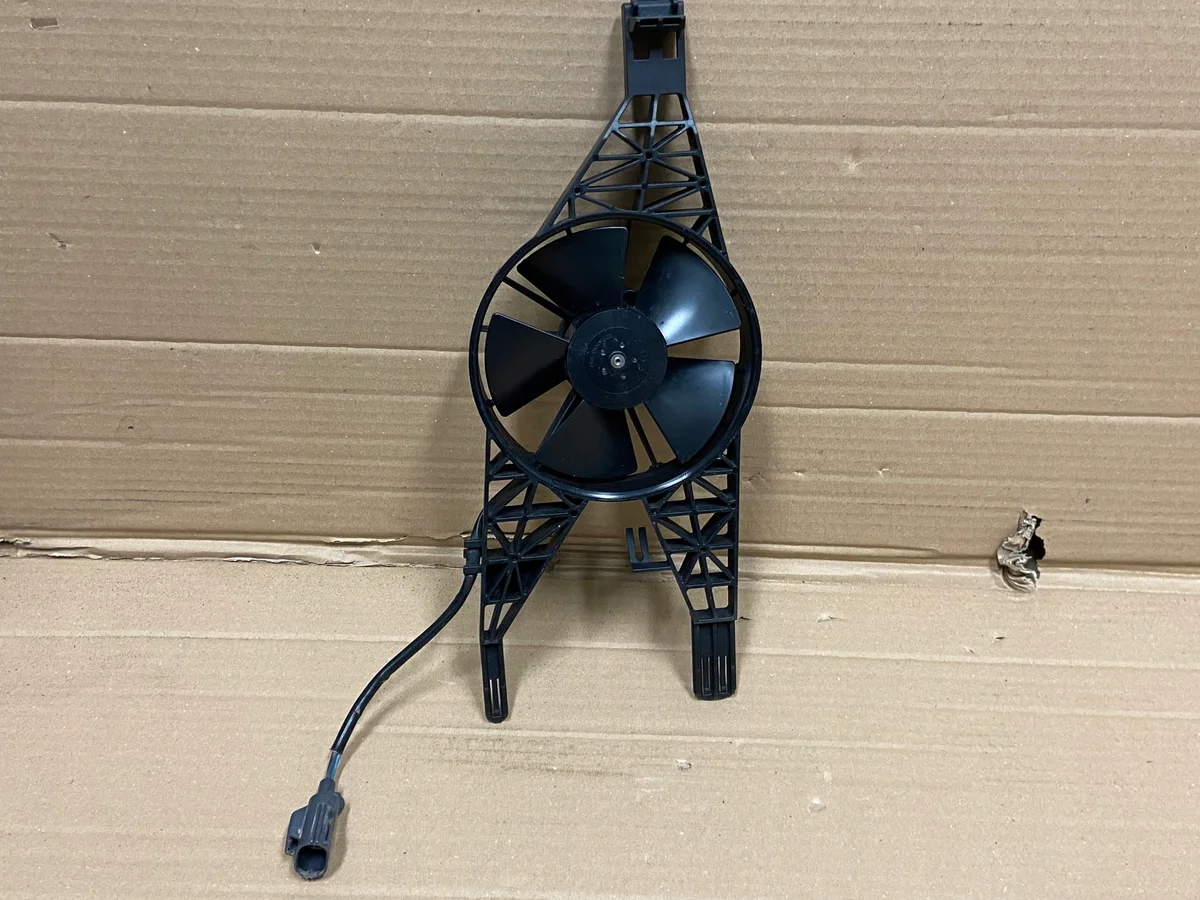 Fläkt till intercooler C1B1-8C607-HC Ford Fiesta image 3