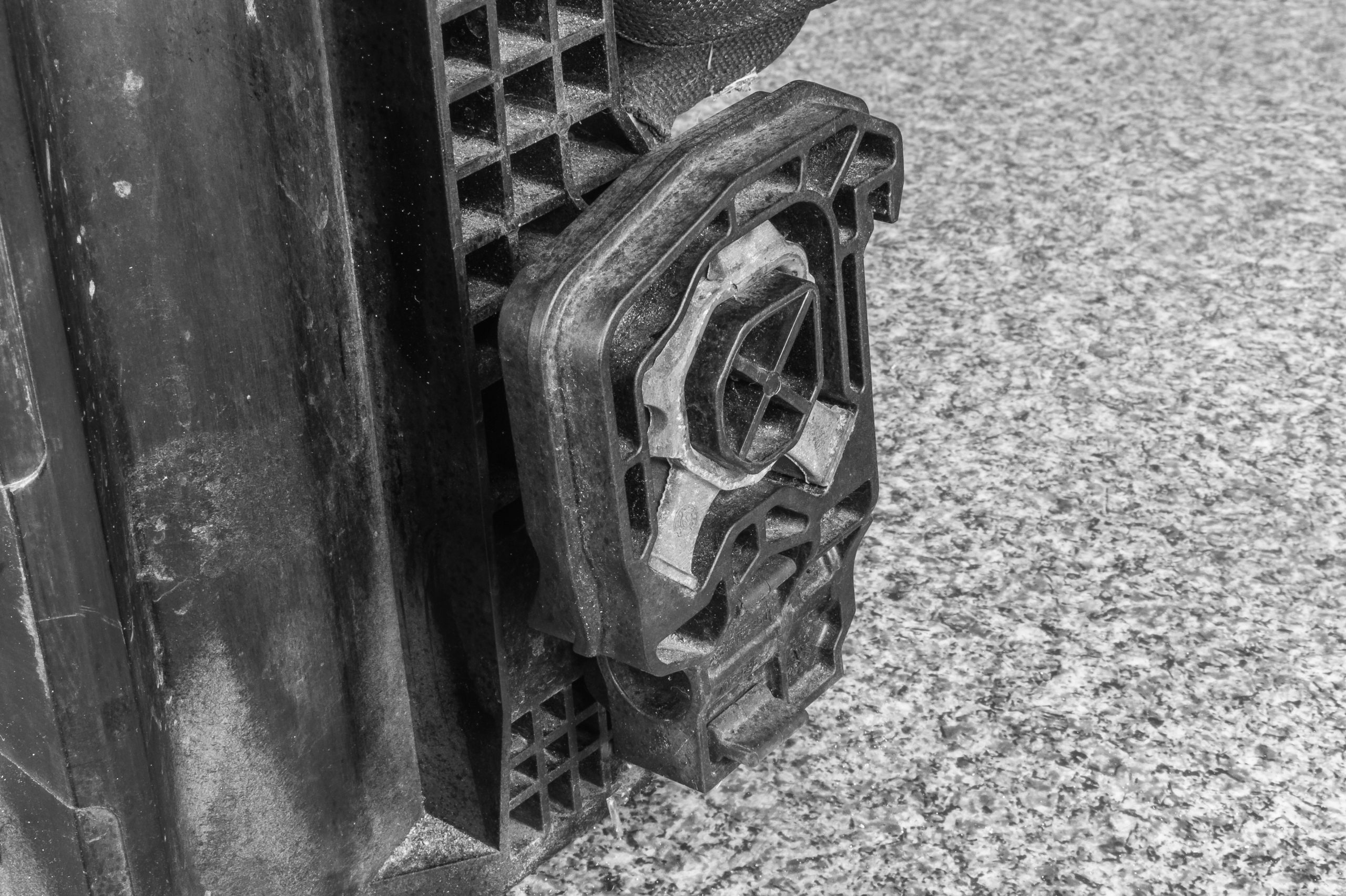 BMW F01 F02 F10 F12 F13 Jäähdytin Tuuletin Setti 5.0i 5.0iX image 5