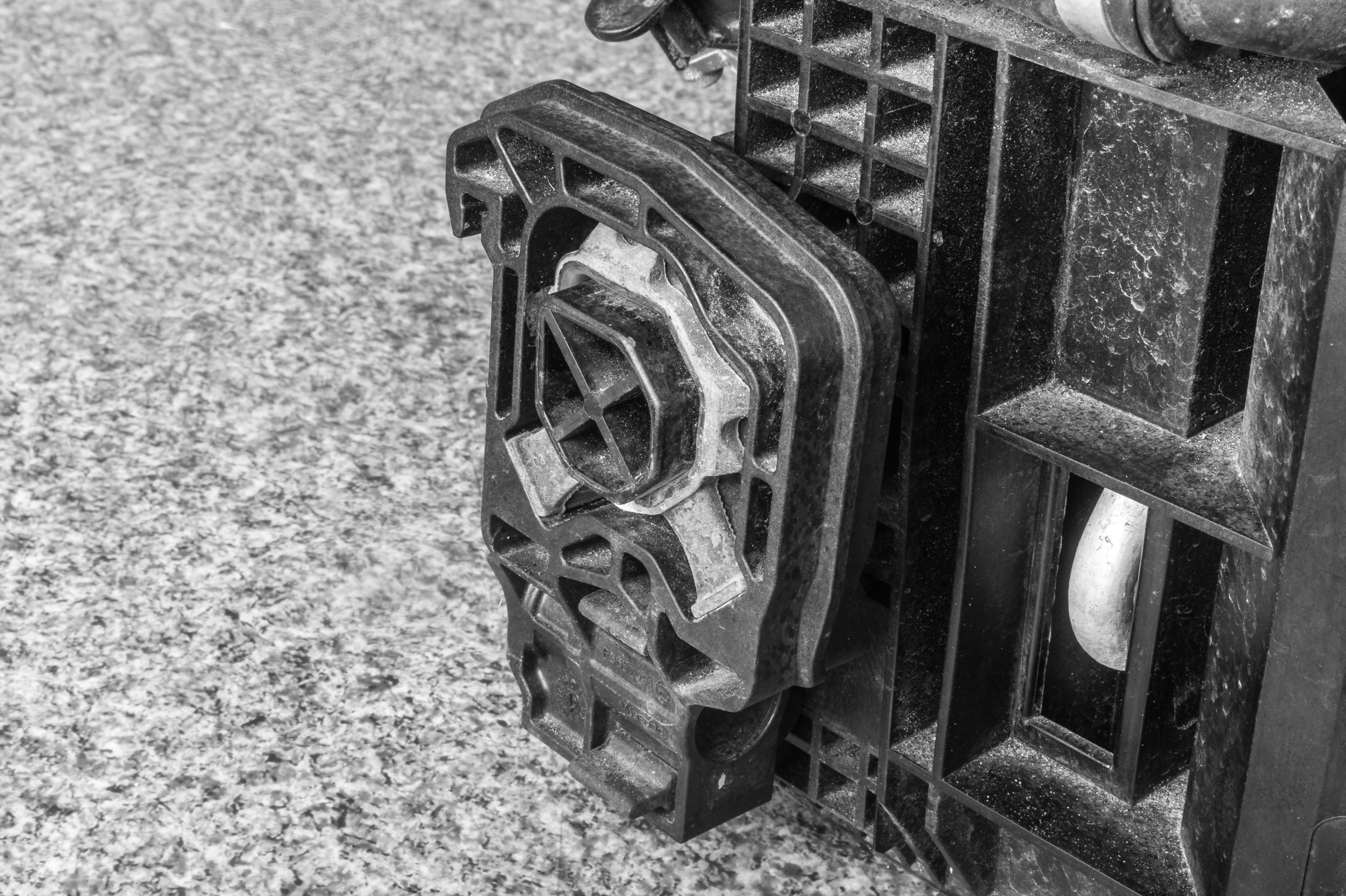 BMW F01 F02 F10 F12 F13 Jäähdytin Tuuletin Setti 5.0i 5.0iX image 6