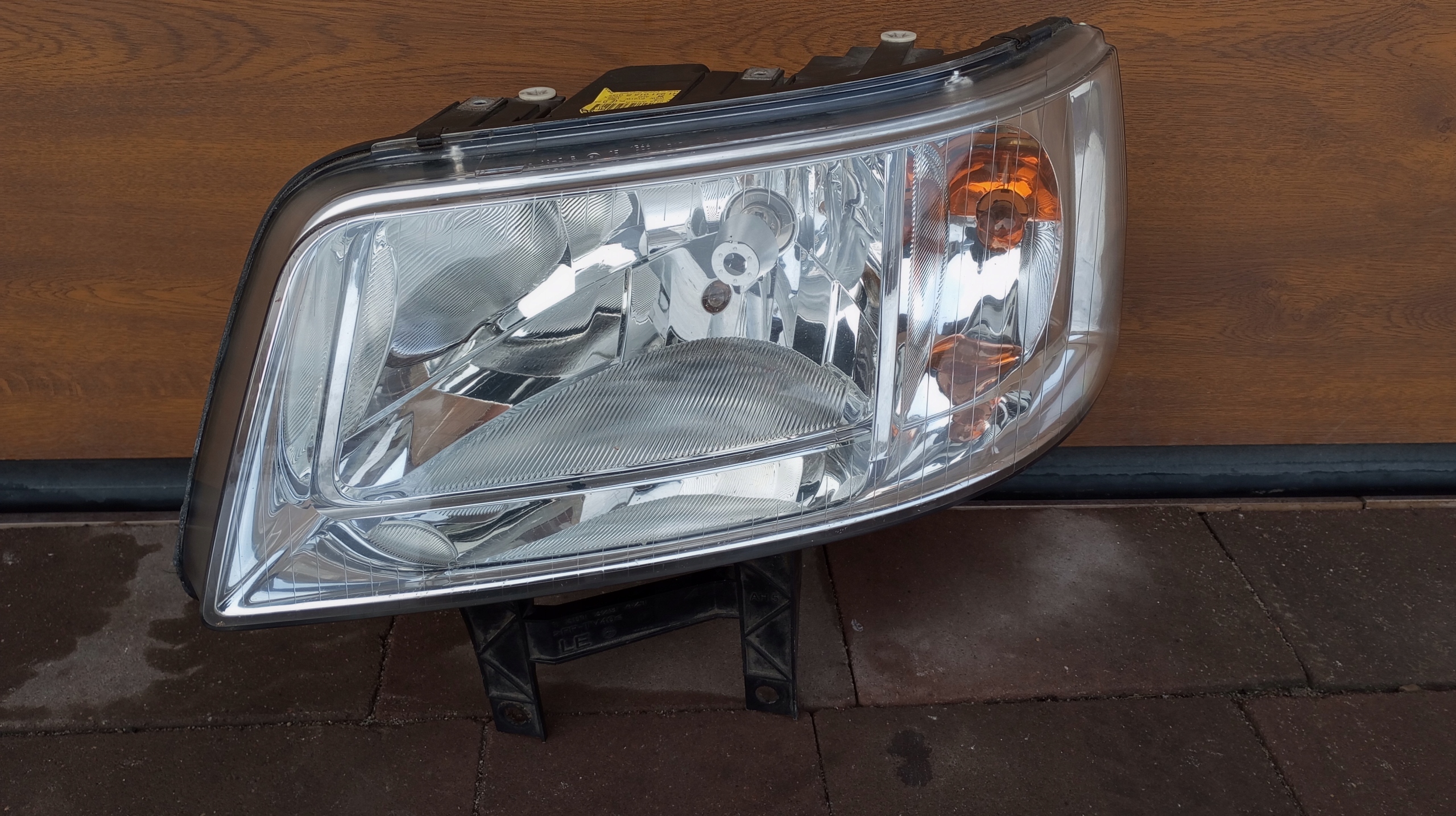 Farol Lâmpada Esquerdo Dianteiro VW Transporter T5 2003-2010 image 2
