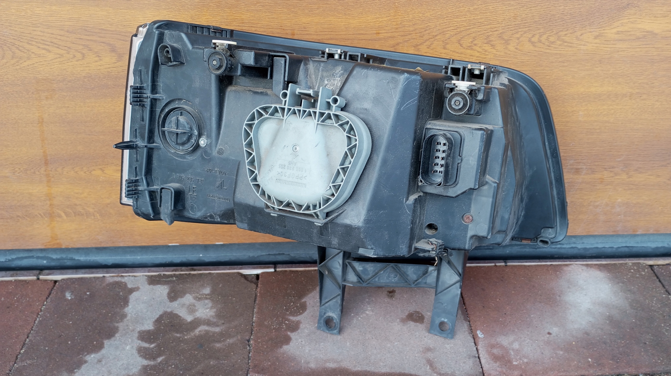 Farol Lâmpada Esquerdo Dianteiro VW Transporter T5 2003-2010 image 3