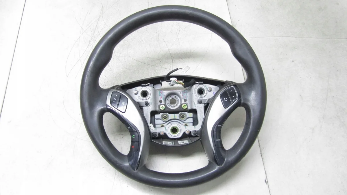 Hyundai i30 Ohjauspyörä monitoimitoiminnoilla