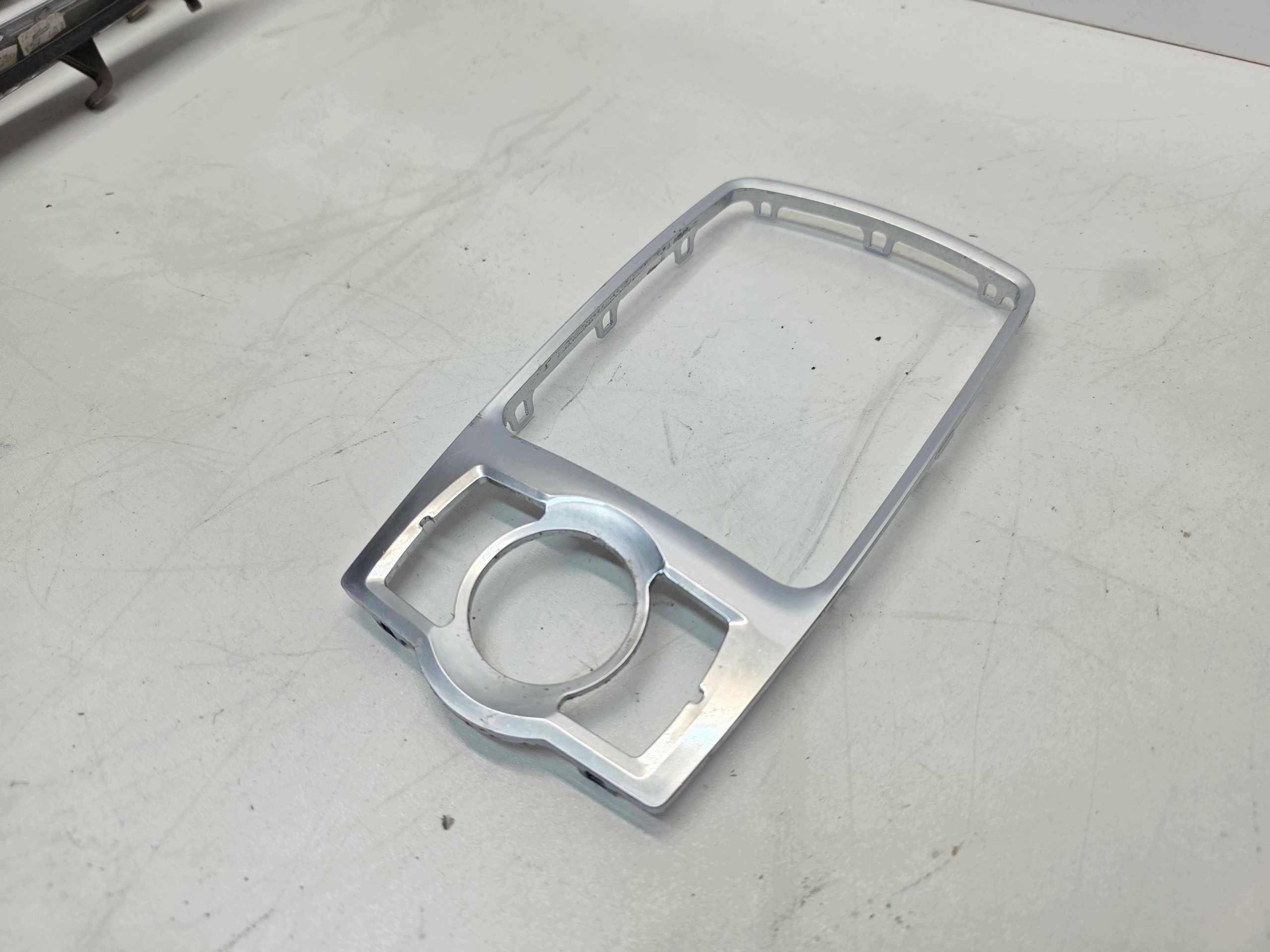 Cadre panneau MMI Audi A6 C6 4F0864260A image 3