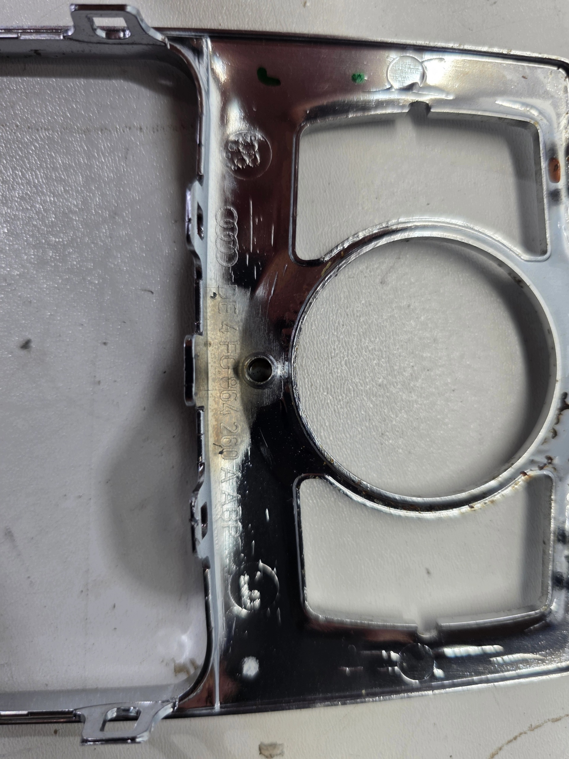 Cadre panneau MMI Audi A6 C6 4F0864260A image 9