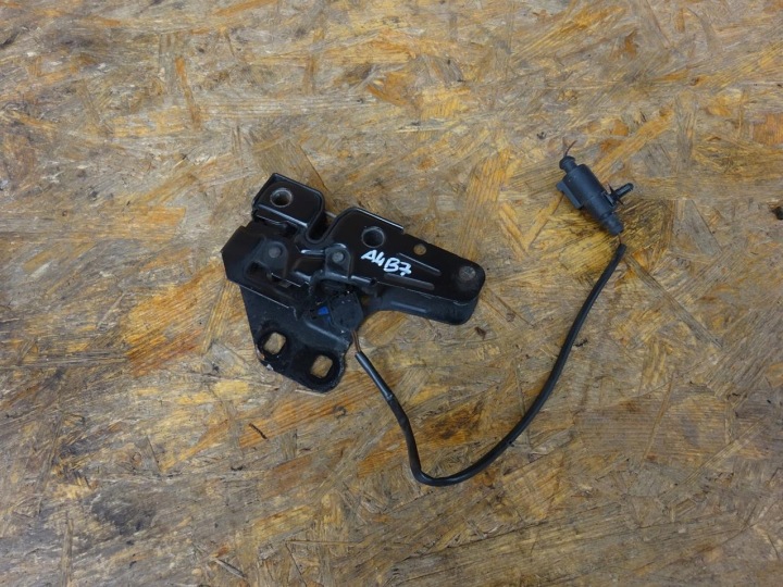 AUDI A4 B7 Motorhaubenschloss Mikroschalter 8E0953236