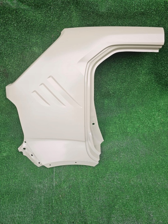 Takalokasuoja oikea Suzuki Ignis 64111-62RV0