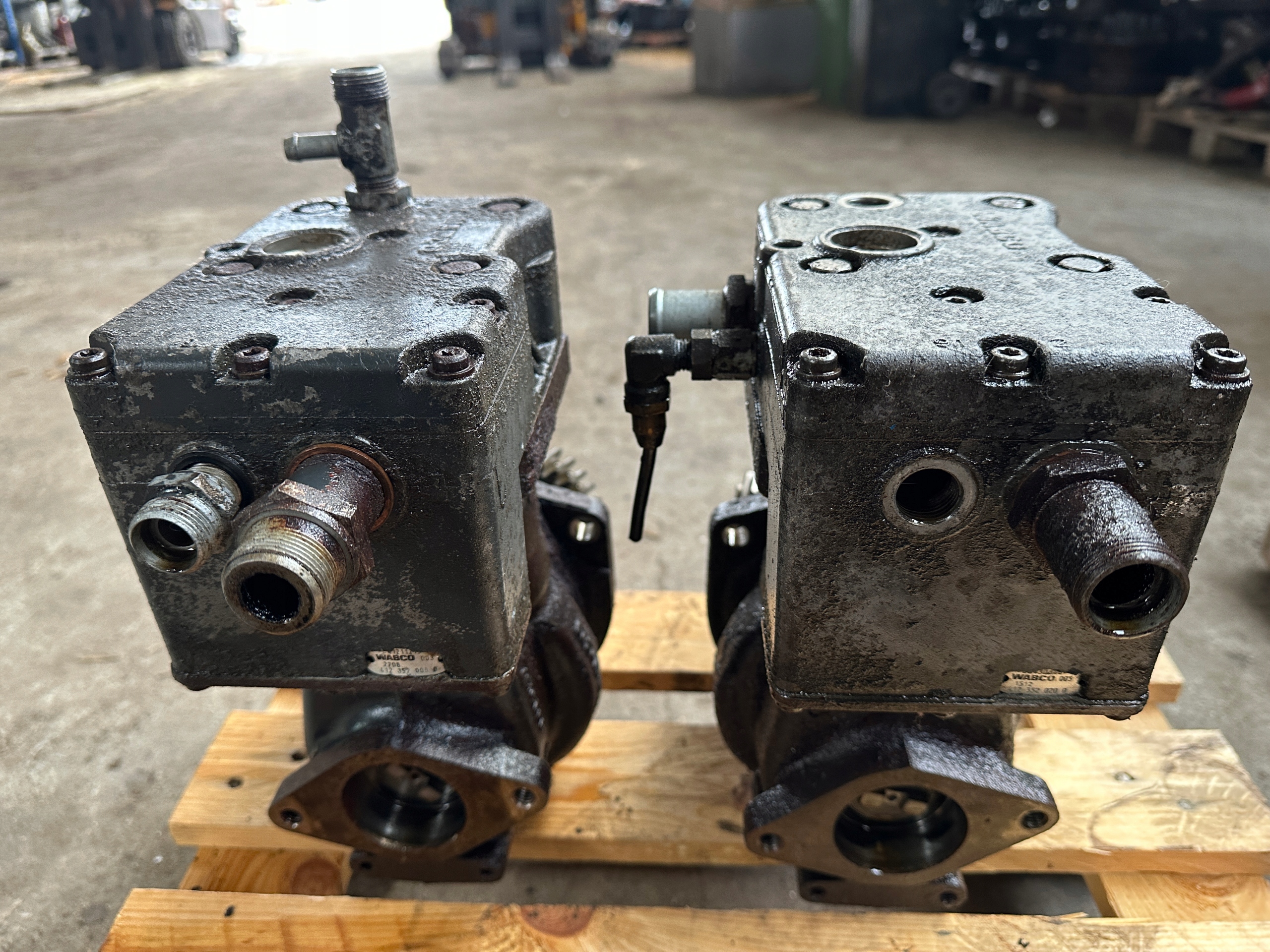 Ilmastointikompressori Iveco Stralis 504308489 4123520200
