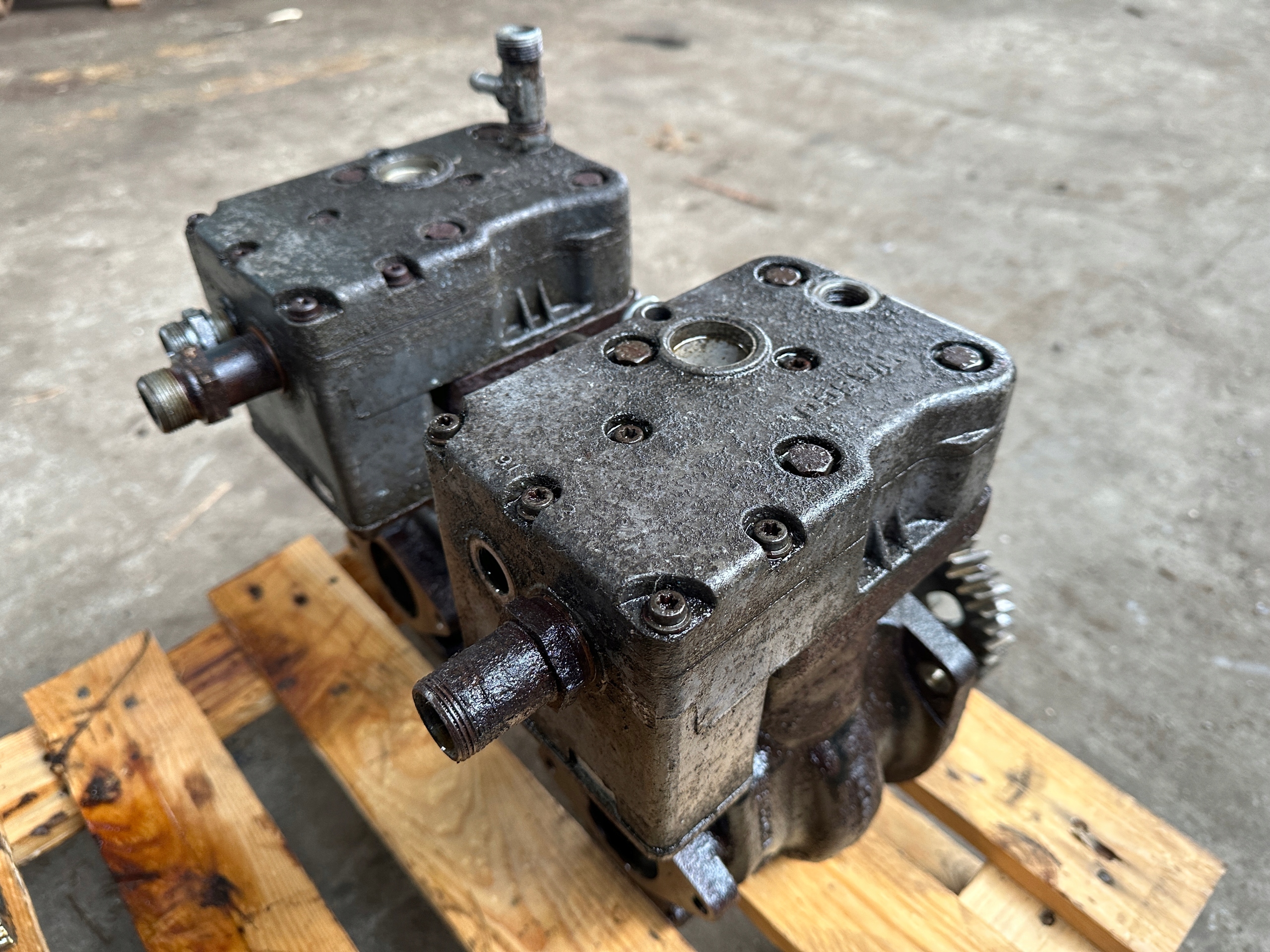 Compressor Luchtpomp 1 zuiger Iveco Stralis 504308489 4123520200 image 4