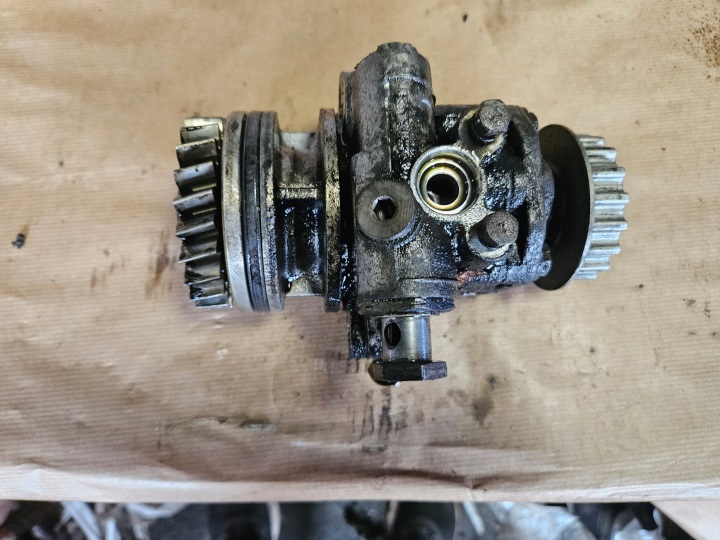 VW Touareg Transporter T5 ohjaustehostimen pumppu 7H0422153G