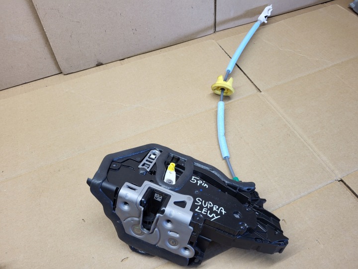 TOYOTA SUPRA GR MK5 19-23 vasen oven lukko 7445041 09